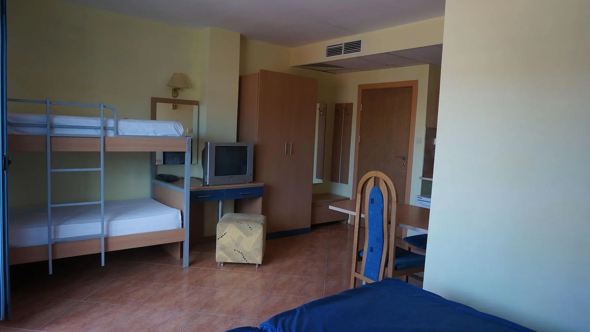 Bora Bora Hotel Σάνι Μπιτς 3*,